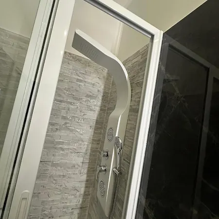 Naomi Luxury * Katania