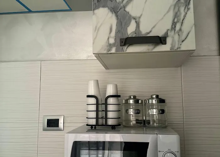 Naomi Luxury * Catania